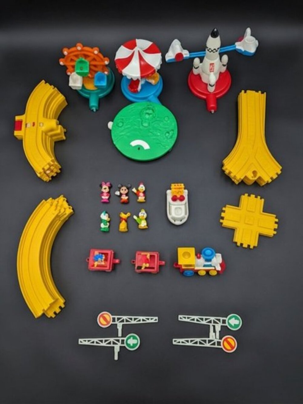 Vintage 1986 Playmates Disneyland Train Playset Incomplete Lot AS IS Disney